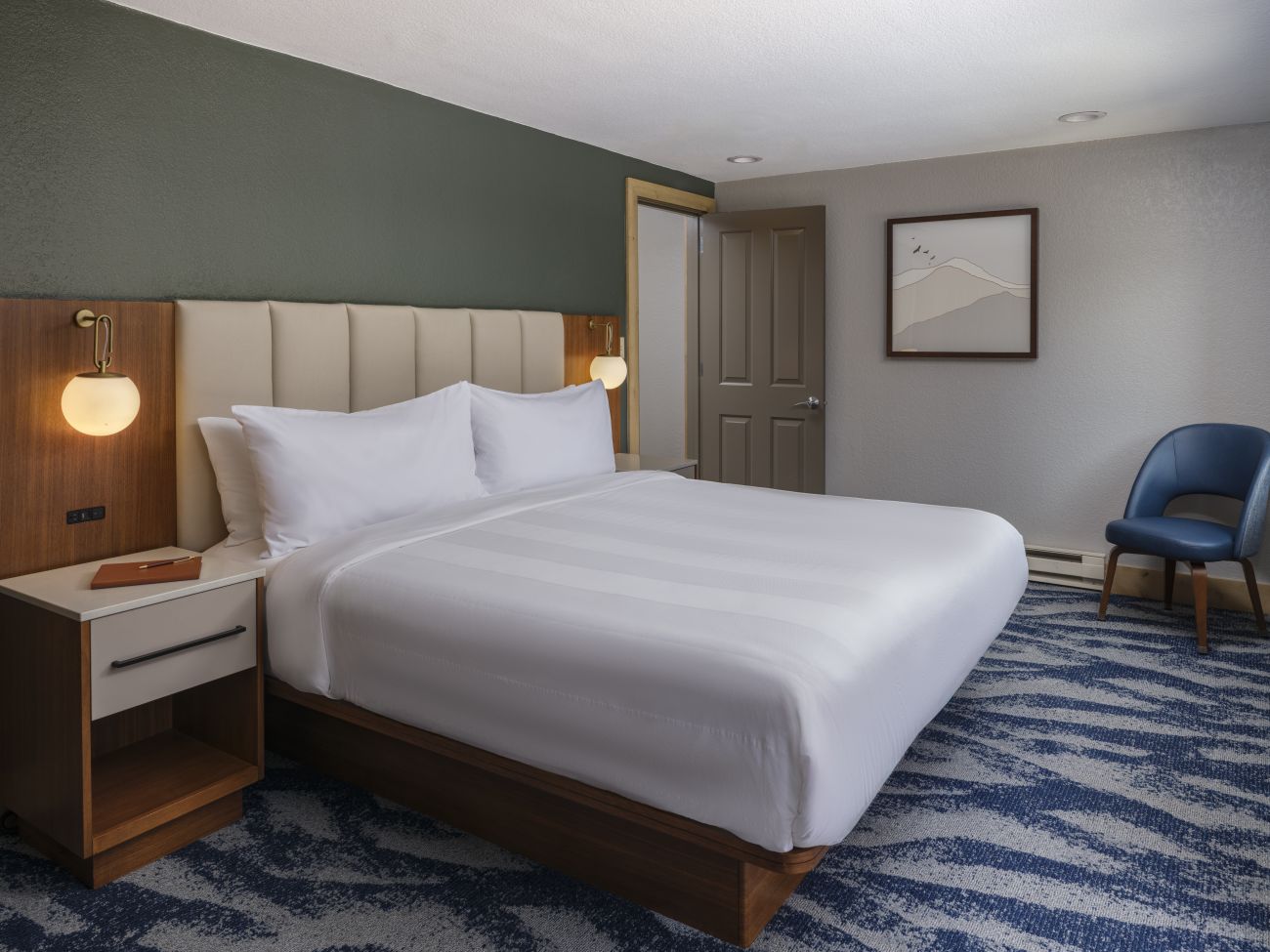 Primary Bedroom (1-Bedroom)